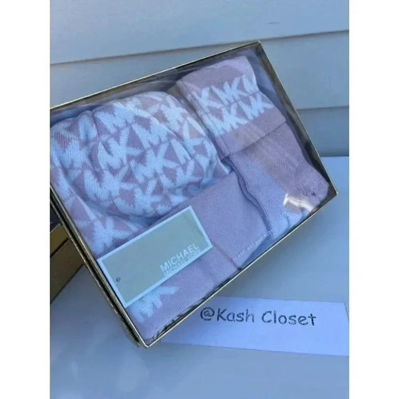 Michael Kors Logo Cold Weather Hat,Gloves & Scarf Accessory Set- Powder Blush - Picture 1 of 7